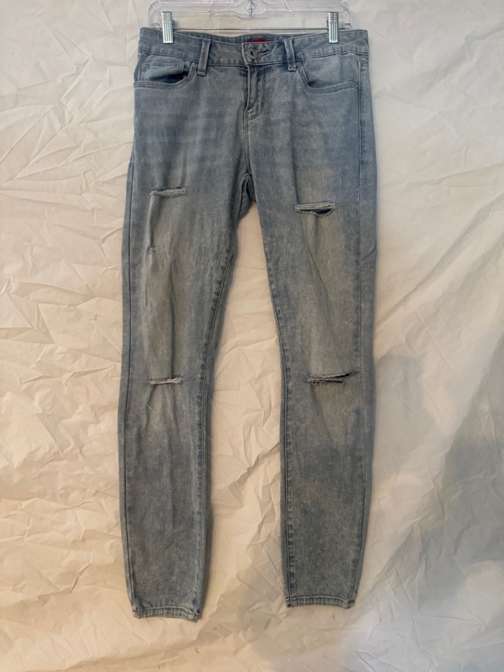Guess 90’s Medium Rise Curvy Skinny Sienna Women's Distressed Light Wash Jeans